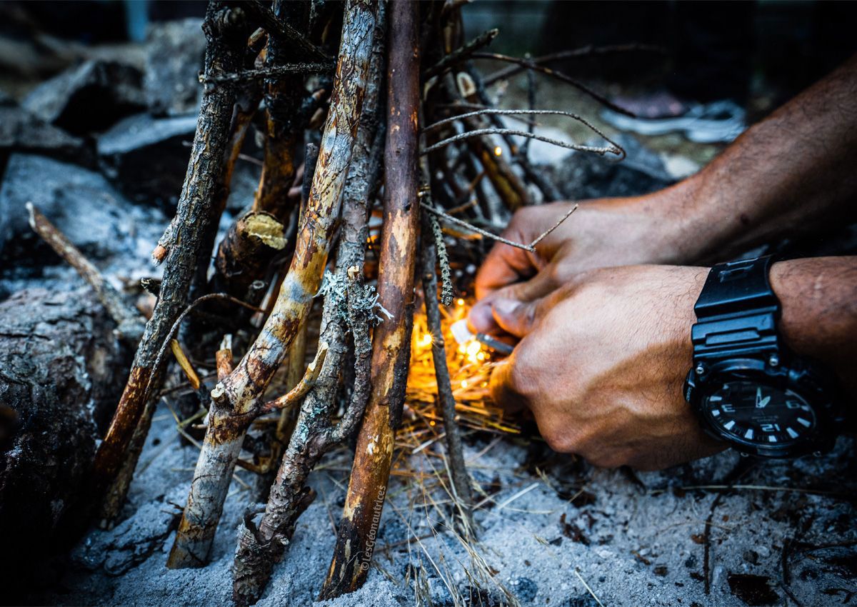 Allumage d'un feu pour la survie et le bushcraft