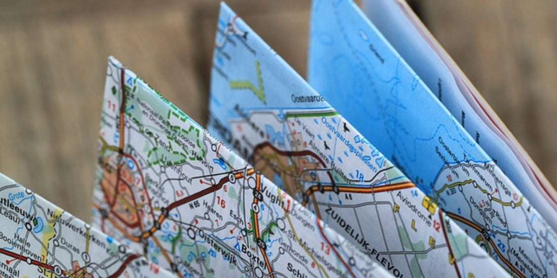 Naviguer sans GPS : le retour vital de la carte et de la boussole