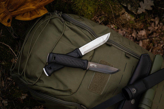 Couteaux de survie : choisir, entretenir et maîtriser votre lame de vie