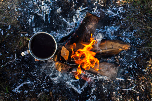 Allumer un feu sans briquet : 5 méthodes qui fonctionnent vraiment