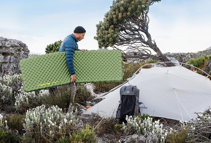 Matelas gonflable de tente Naturehike R-Value 4.6